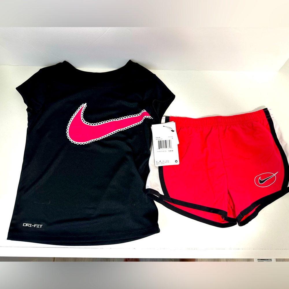 Nike girls size 5 shirt and short set